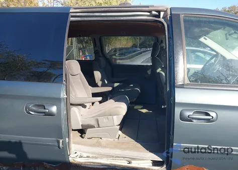 2007 Chrysler Town & Country Lx from USA, damaged, VIN 2A4GP44R87R167792